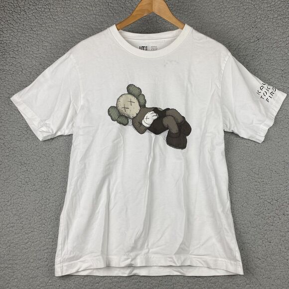 Kaws x Uniqlo Cotton T-Shirt KAWS TOKYO FIRST Limited Edition L Asia Sizing * - Picture 1 of 11